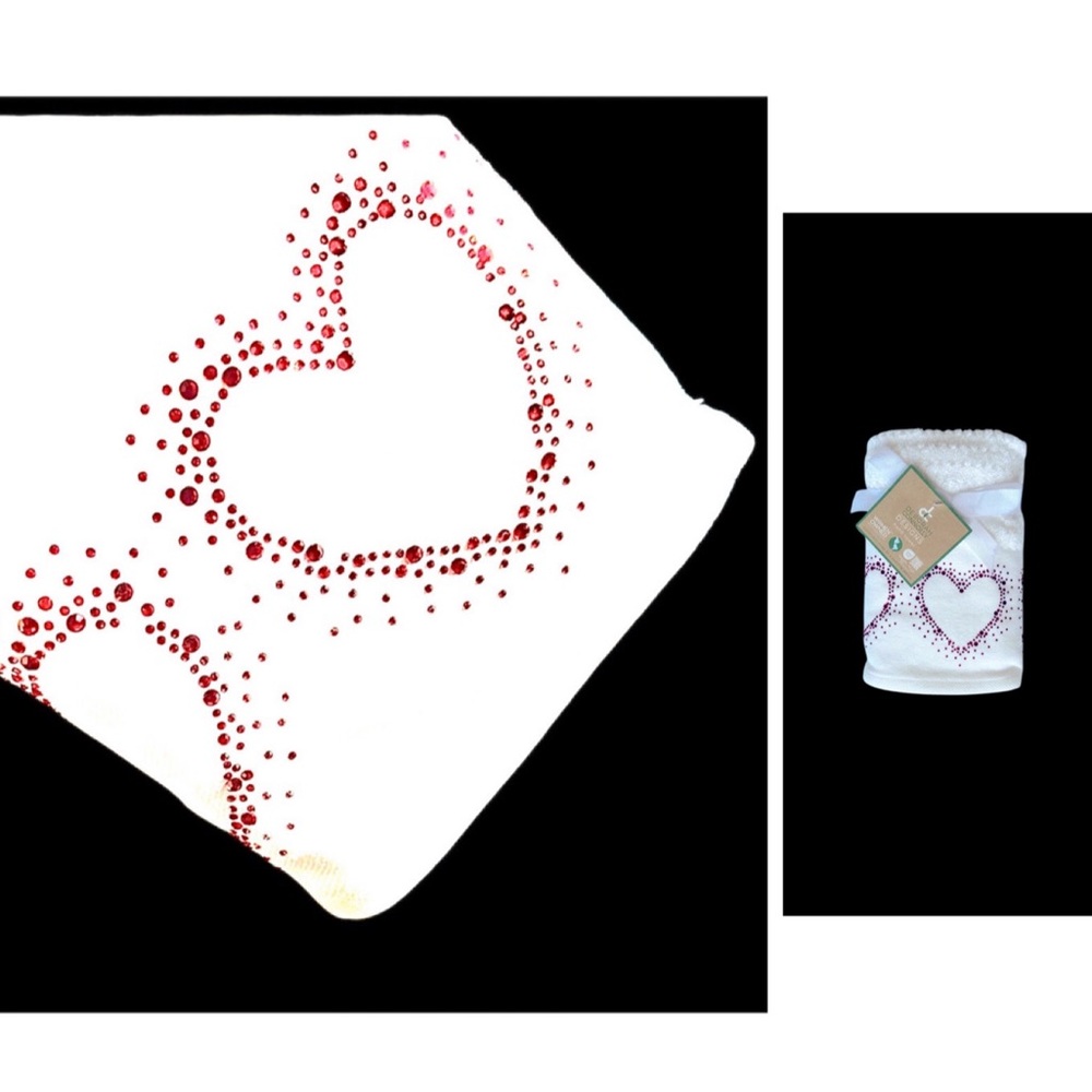 Red Rhinestones Hearts Hand Towels Set NEW WITH TAGS - Picture 2 of 9